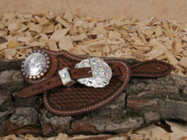 TACK Reitsport. Sie lieben den Pferdesport? Wir auch! Darum bieten wir Ihnen Top Reitsportbedarf für Reiter, Pferd und Reitstall, denn Reitsport verbindet.