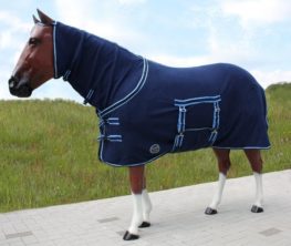 TACK Reitsport. Sie lieben den Pferdesport? Wir auch! Darum bieten wir Ihnen Top Reitsportbedarf für Reiter, Pferd und Reitstall, denn Reitsport verbindet.