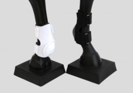 TACK Reitsport. Sie lieben den Pferdesport? Wir auch! Darum bieten wir Ihnen Top Reitsportbedarf für Reiter, Pferd und Reitstall, denn Reitsport verbindet.