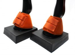 TACK Reitsport. Sie lieben den Pferdesport? Wir auch! Darum bieten wir Ihnen Top Reitsportbedarf für Reiter, Pferd und Reitstall, denn Reitsport verbindet.