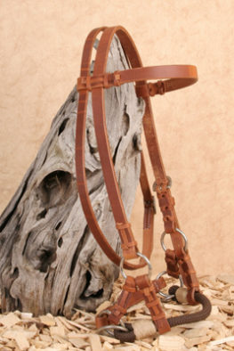 TACK Reitsport. Sie lieben den Pferdesport? Wir auch! Darum bieten wir Ihnen Top Reitsportbedarf für Reiter, Pferd und Reitstall, denn Reitsport verbindet.