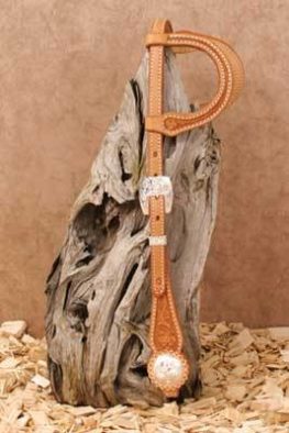 TACK Reitsport. Sie lieben den Pferdesport? Wir auch! Darum bieten wir Ihnen Top Reitsportbedarf für Reiter, Pferd und Reitstall, denn Reitsport verbindet.
