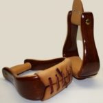Deluxe_Holzsteigbuegel_-_Lackiert_-_helles_oder_dunkles_Trittleder_-_DUNKEL_-_TWO_TONE_-_GESCHWUNGENE_Ausfuehrung_hell