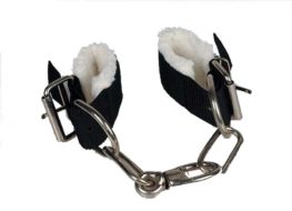 TACK Reitsport. Sie lieben den Pferdesport? Wir auch! Darum bieten wir Ihnen Top Reitsportbedarf für Reiter, Pferd und Reitstall, denn Reitsport verbindet.