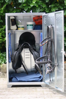 TACK Reitsport. Sie lieben den Pferdesport? Wir auch! Darum bieten wir Ihnen Top Reitsportbedarf für Reiter, Pferd und Reitstall, denn Reitsport verbindet.