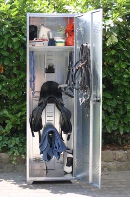 TACK Reitsport. Sie lieben den Pferdesport? Wir auch! Darum bieten wir Ihnen Top Reitsportbedarf für Reiter, Pferd und Reitstall, denn Reitsport verbindet.