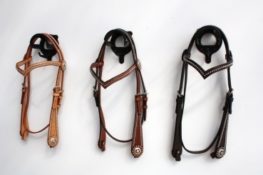 TACK Reitsport. Sie lieben den Pferdesport? Wir auch! Darum bieten wir Ihnen Top Reitsportbedarf für Reiter, Pferd und Reitstall, denn Reitsport verbindet.