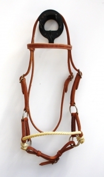 TACK Reitsport. Sie lieben den Pferdesport? Wir auch! Darum bieten wir Ihnen Top Reitsportbedarf für Reiter, Pferd und Reitstall, denn Reitsport verbindet.