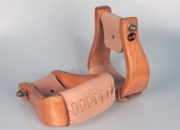 TACK Reitsport. Sie lieben den Pferdesport? Wir auch! Darum bieten wir Ihnen Top Reitsportbedarf für Reiter, Pferd und Reitstall, denn Reitsport verbindet.