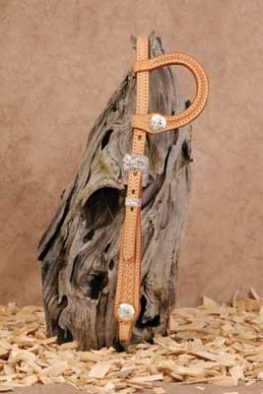 TACK Reitsport. Sie lieben den Pferdesport? Wir auch! Darum bieten wir Ihnen Top Reitsportbedarf für Reiter, Pferd und Reitstall, denn Reitsport verbindet.