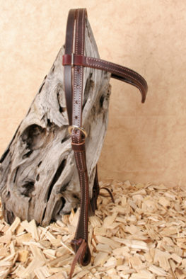 TACK Reitsport. Sie lieben den Pferdesport? Wir auch! Darum bieten wir Ihnen Top Reitsportbedarf für Reiter, Pferd und Reitstall, denn Reitsport verbindet.